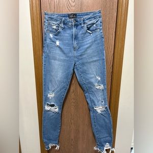 Woman’s high rise skinny Jean